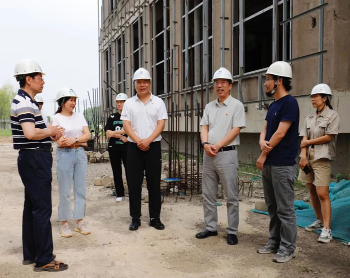 夏日送清涼，關(guān)愛在一線(圖2)